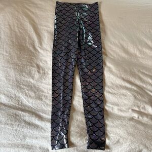 Black and Silver Scale Pattern Leggings High Waist